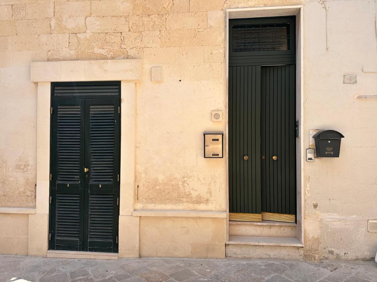Coniger 4 Casa Vacanze In Centro Lecce Con Wi-Fi E Smart Tv Luaran gambar