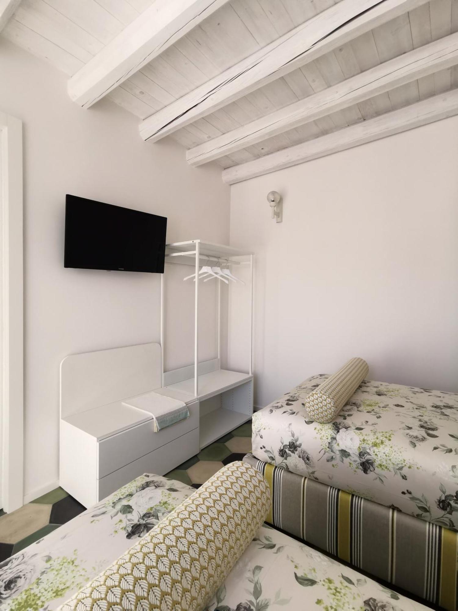 Coniger 4 Casa Vacanze In Centro Lecce Con Wi-Fi E Smart Tv Luaran gambar
